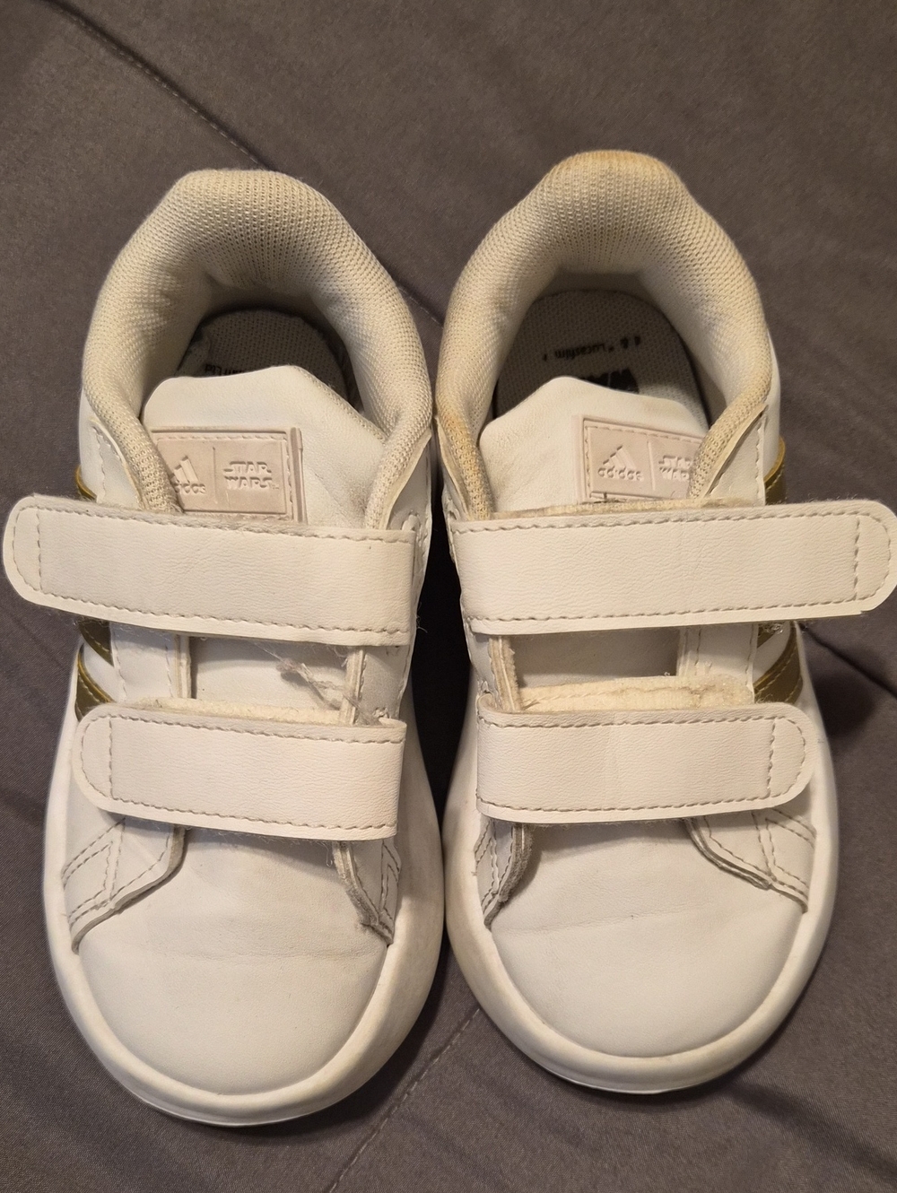 Adidas Kids Star Wars White and Gold Velcro Sneakers 8k